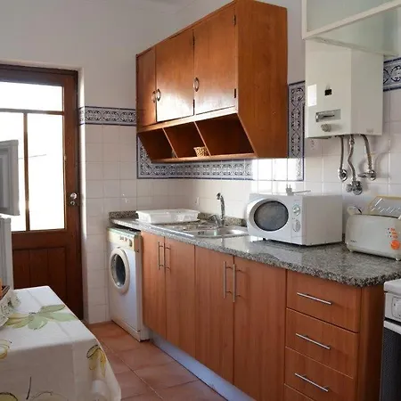Cosy And Sunny Near The Beach 2